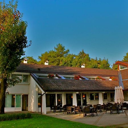 Golf Hotel La Pinetina Appiano Gentile Exterior photo