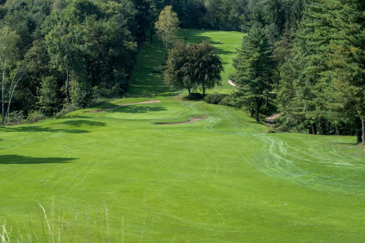 Golf Hotel La Pinetina Appiano Gentile Exterior photo