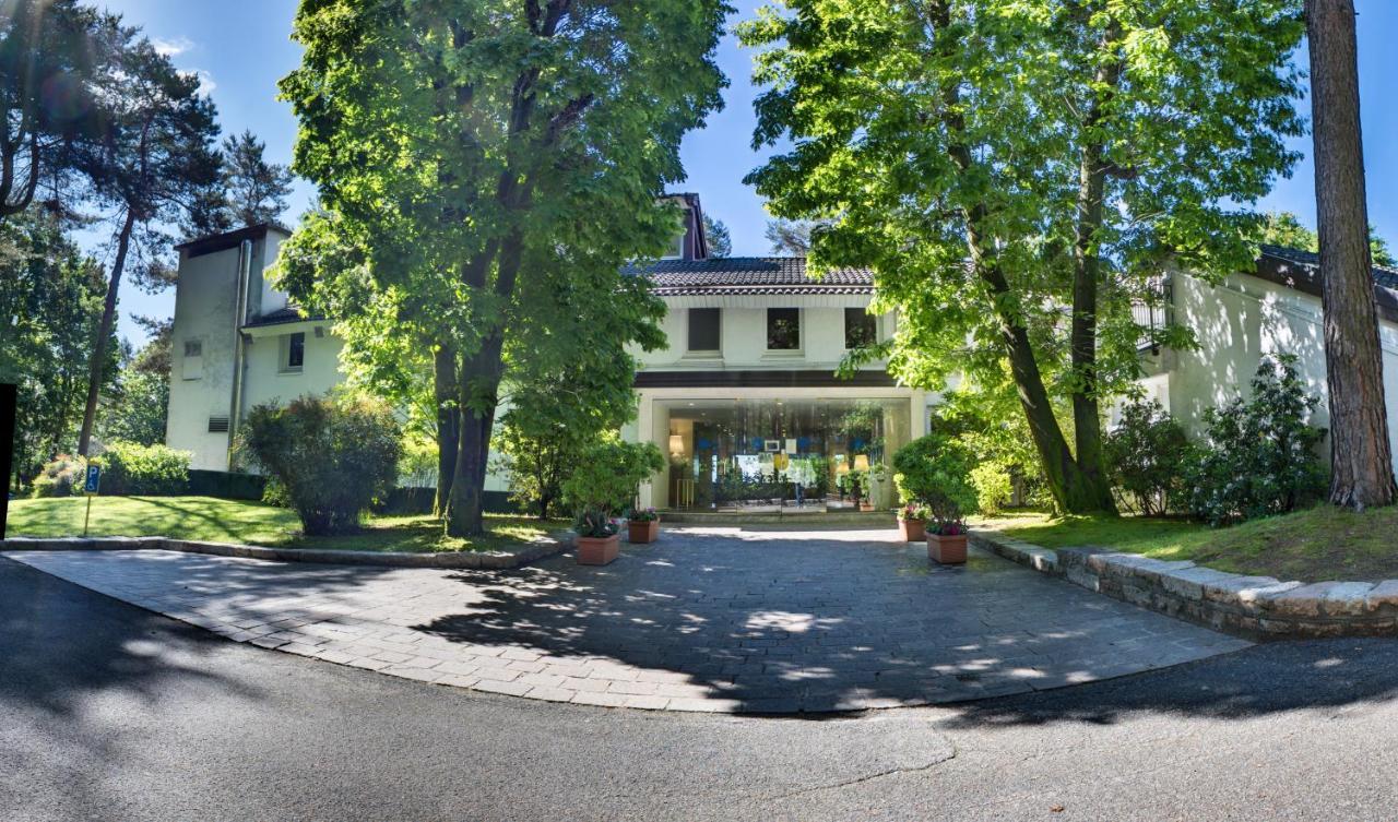 Golf Hotel La Pinetina Appiano Gentile Exterior photo