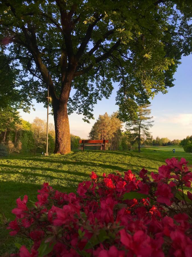 Golf Hotel La Pinetina Appiano Gentile Exterior photo