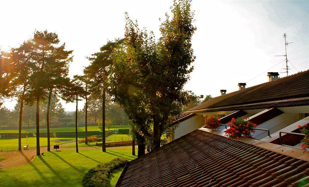 Golf Hotel La Pinetina Appiano Gentile Exterior photo